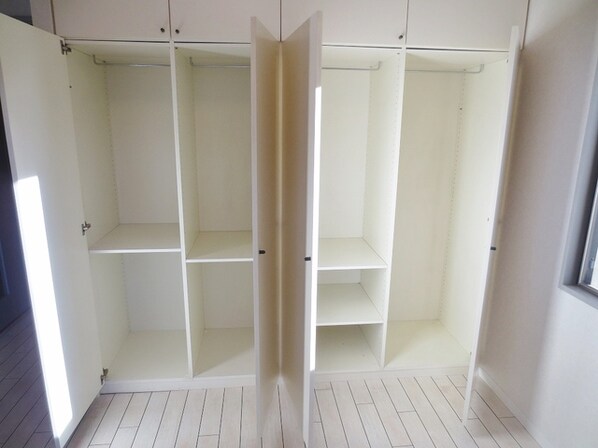 ローレルフラットの物件内観写真